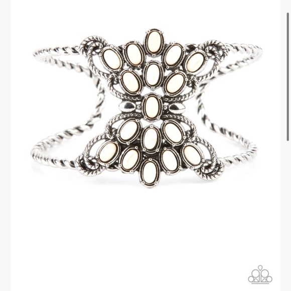 Pleasantly Plains - white - Paparazzi bracelet new - Picture 3 of 3